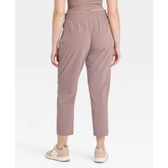 All In Motion Women's M Plum Purple Active Light High-Rise Woven Taper Pants - Picture 3 of 15